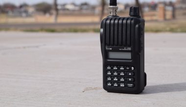 ICOM  IC-V80